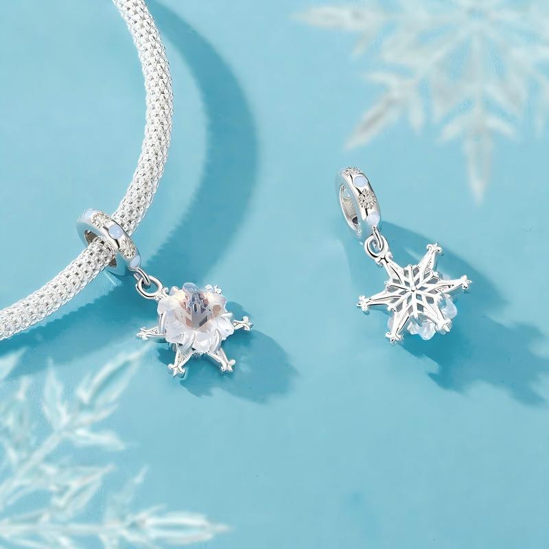 “Winter Romance” S925 Sterling Silver Snowflake Spacer Charm Bead