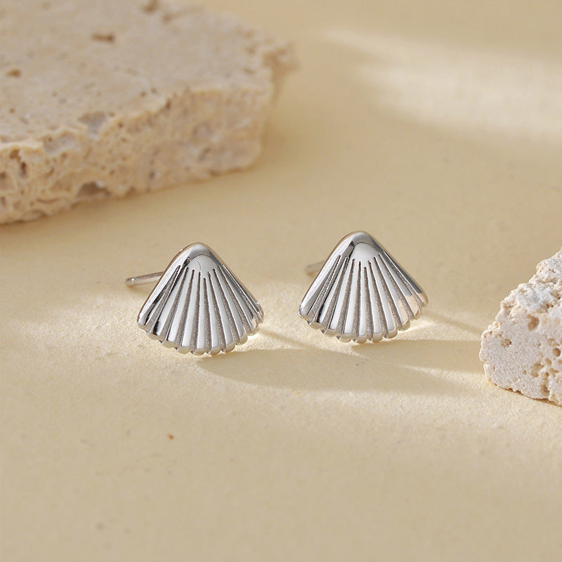 “Seaside Fan” S925 Sterling Silver Fan-Shaped Shell Stud Earrings