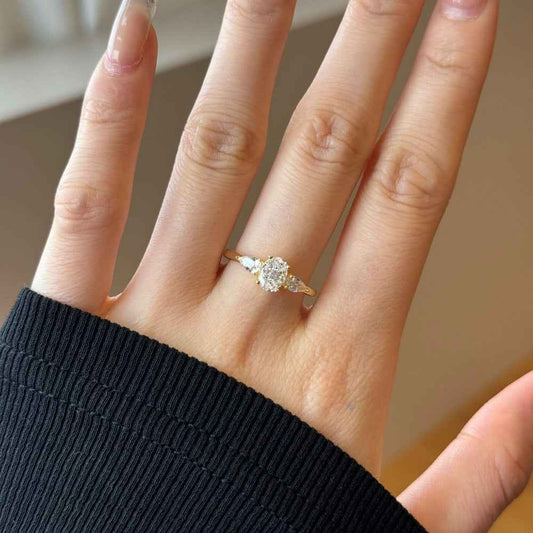 Éclat Trinity S925 Sterling Silver Oval Zircon Three Stone Ring