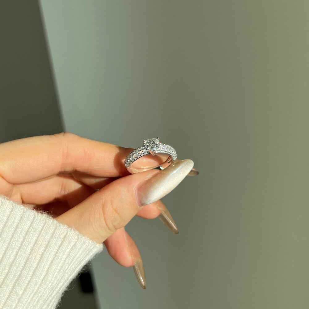 925 Sterling Silver Heartfire Luxe 0.8CT Heart-Cut Moissanite Pavé Ring