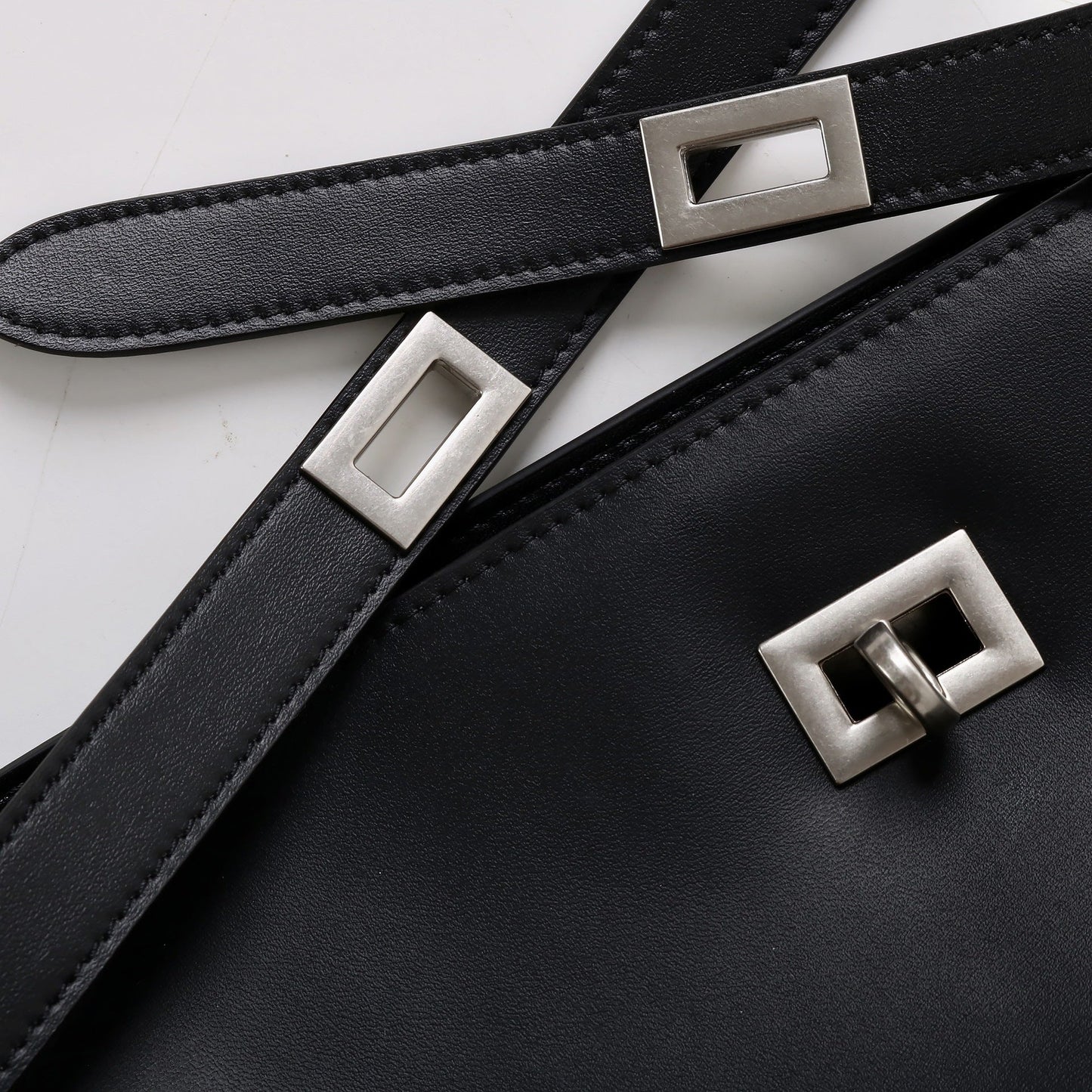 Women's Waxed Calfskin Vintage Crossbody Baguette Bag