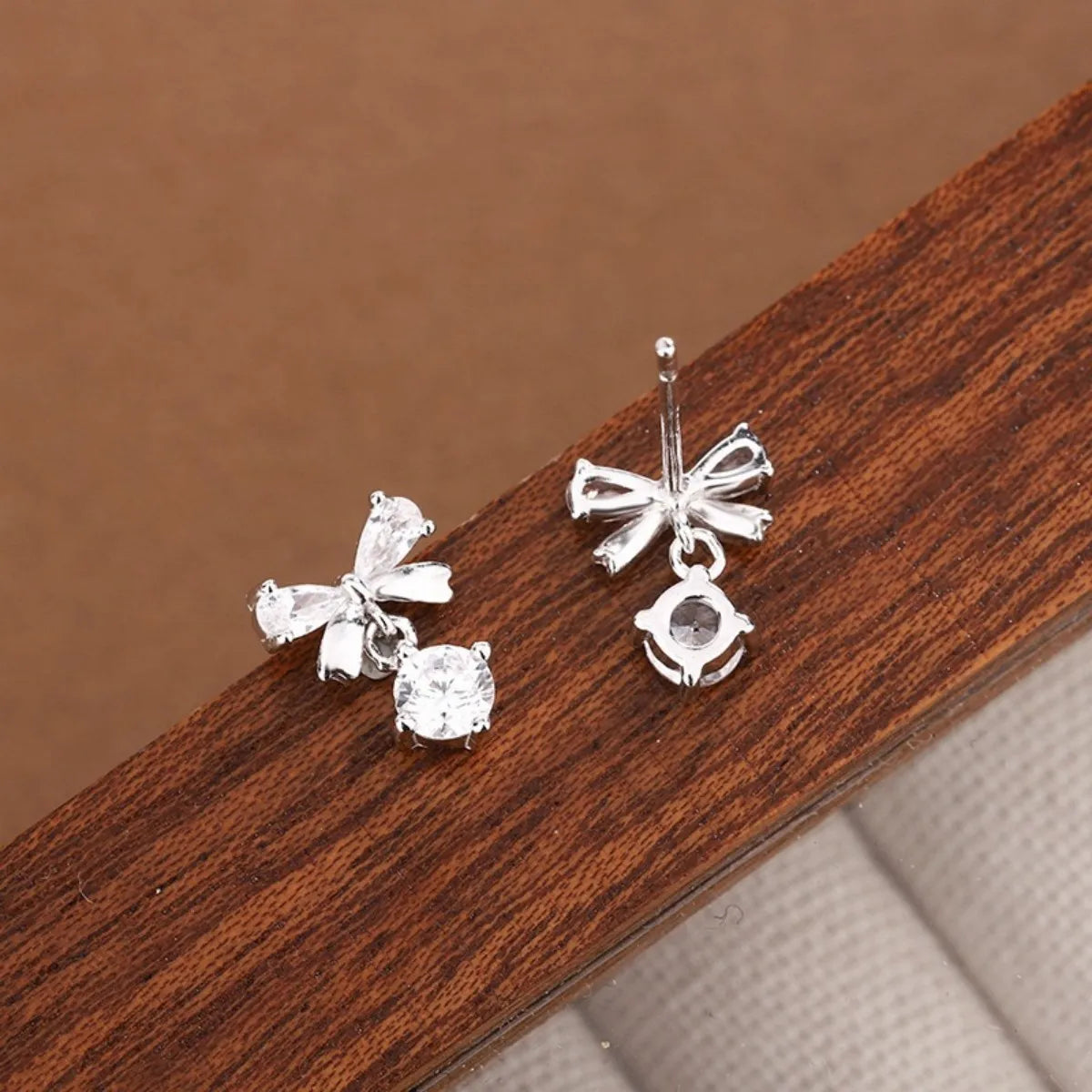 Hepburn Bow 999 Silver Bow Stud Earrings with Zircon – Chic & Elegant