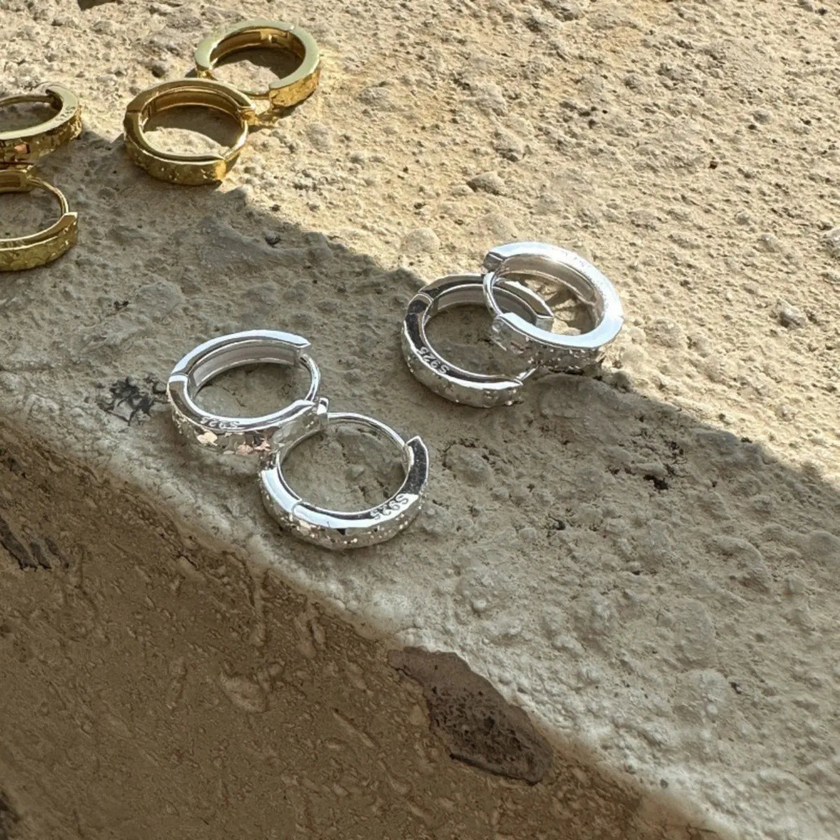 Crushed Ice 925 Sterling Silver Circle Earrings Sparkling Hoop Studs Silver or Gold