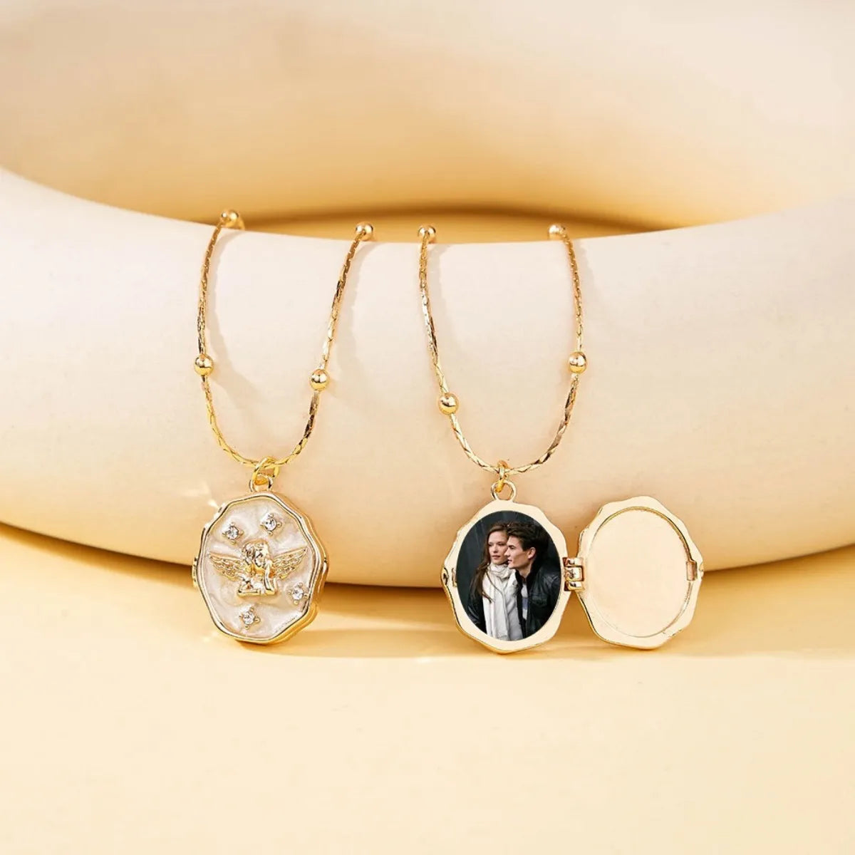 18K Gold Plated Photo Locket Necklace Customizable Vintage Pendant