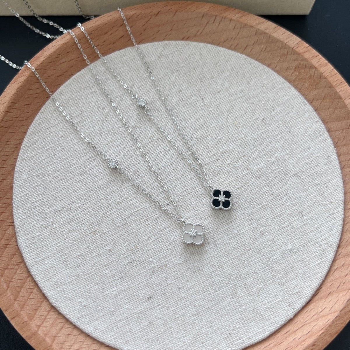 925 Silver Clover Necklace Black Onyx or Nacre Pendant