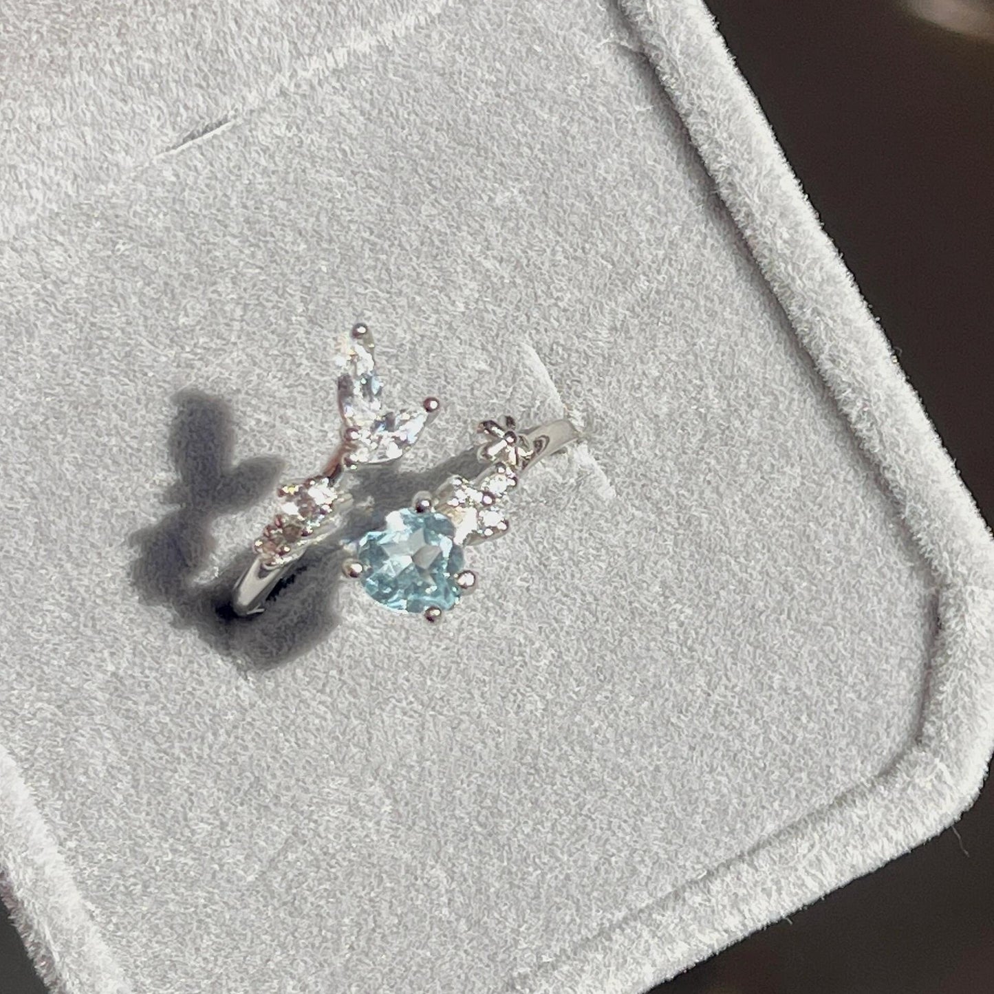 S925 Sterling Silver Fish Tail Ring with Blue Artificial Gems