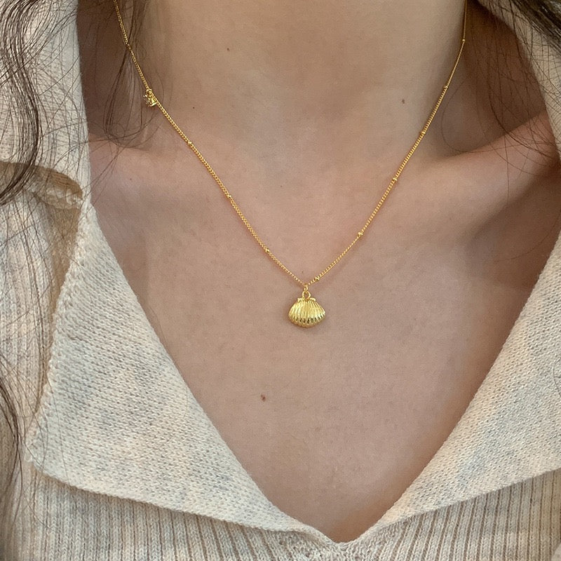 925 Sterling Silver Shell Pendant Necklace