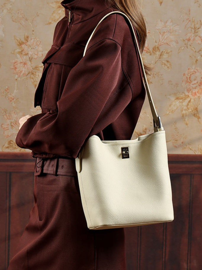 Women's Full-Grain Cowhide Sculpted Bucket Bag with Turn-Lock