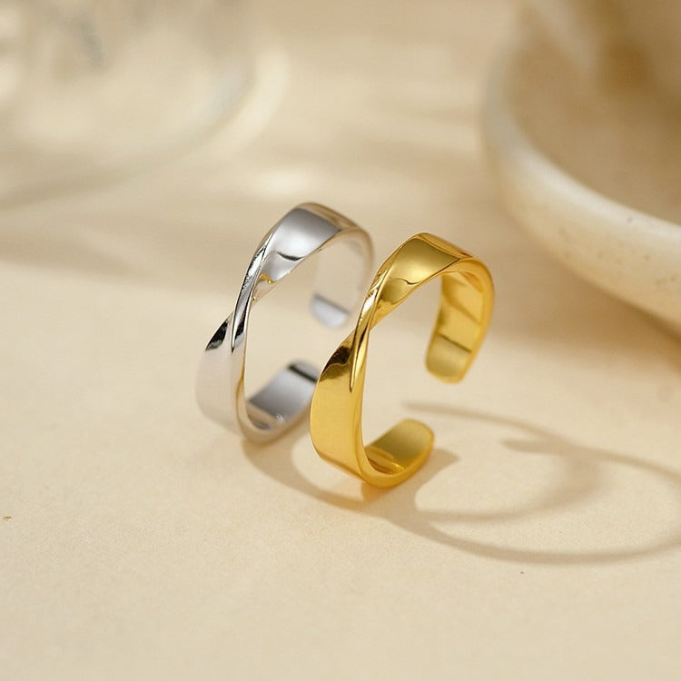 “Twisted Elegance” S925 Sterling Silver Open Adjustable Geometric Ring