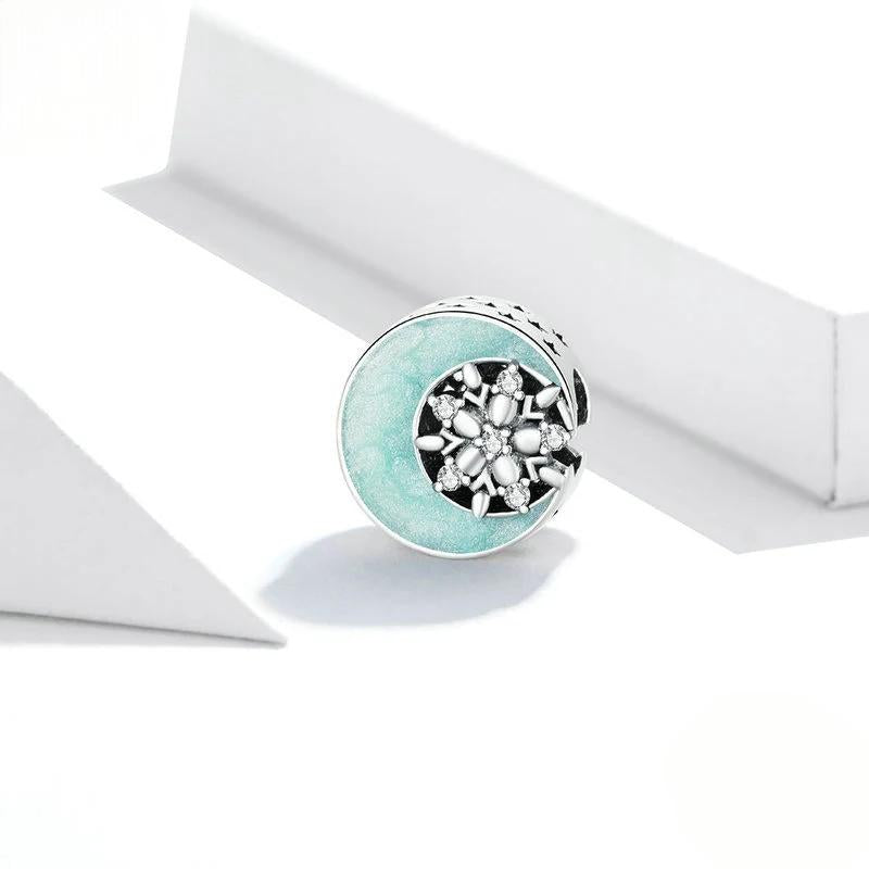 “Moonlit Frost” S925 Sterling Silver Moon & Snowflake Charm Bead
