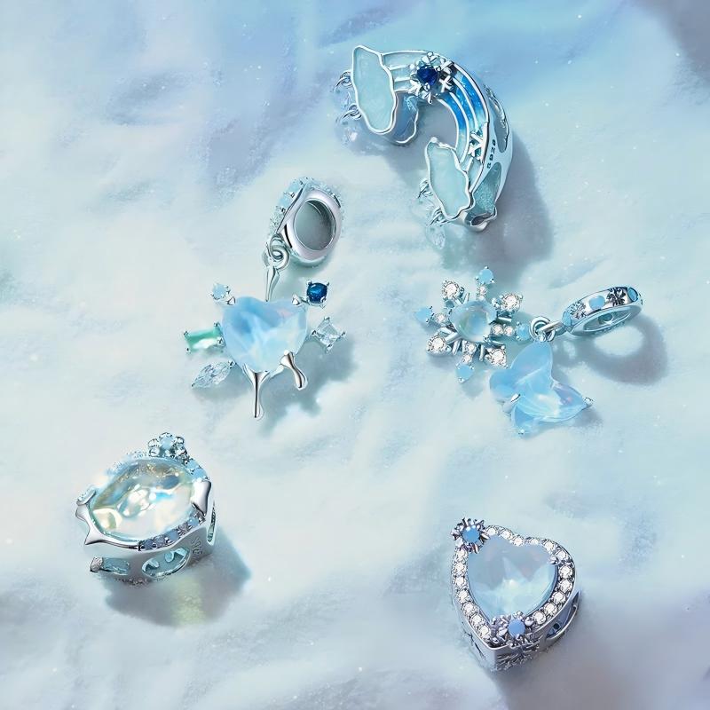 “Moonlit Frost” S925 Sterling Silver Snowflake Moonstone Charm Bead