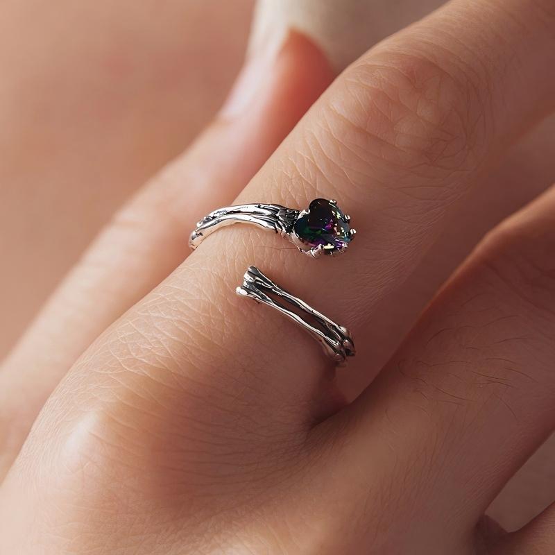 “Dark Embrace” S925 Sterling Silver Open Adjustable Skull Hand Heart Ring