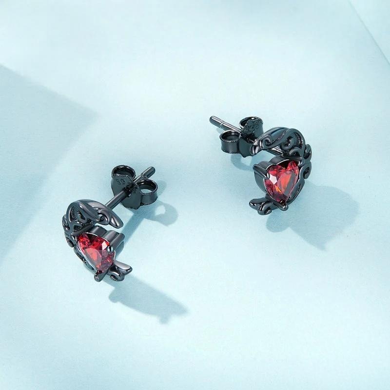 “Moonlit Heart” S925 Sterling Silver Black Gold-Tone Zircon Heart Stud Earrings