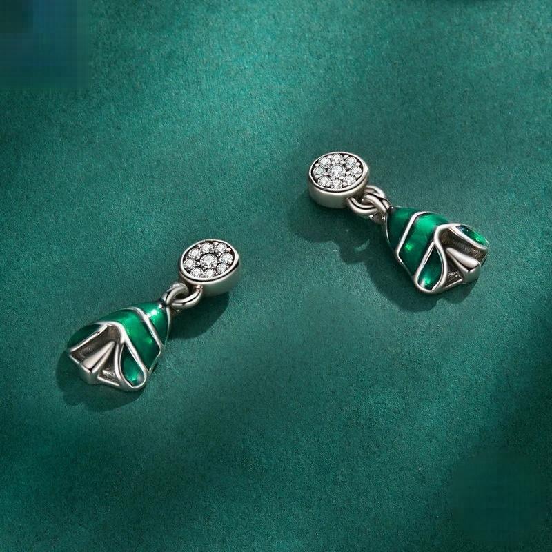 “Christmas Tree Glow” S925 Sterling Silver Christmas Tree Stud Earrings