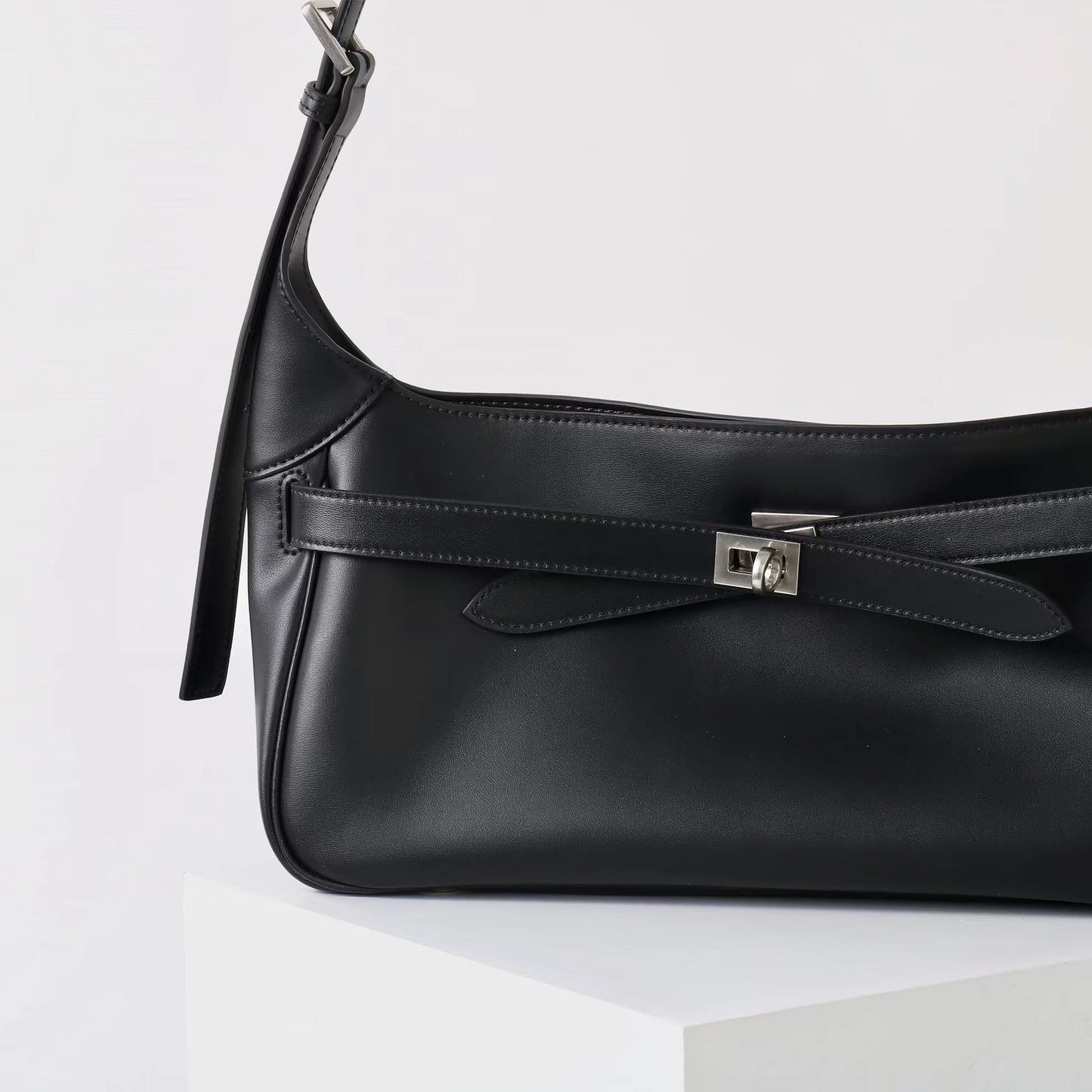 Women's Waxed Calfskin Vintage Crossbody Baguette Bag