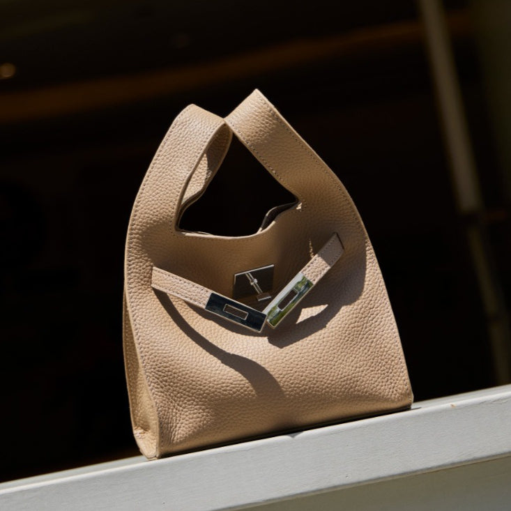 Women's Pebbled Cowhide Twist-Lock Bucket Bag with Inner Pouch