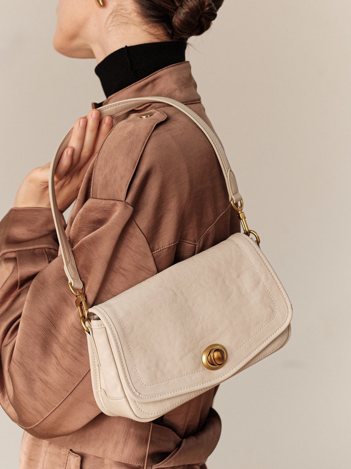 Women's Washed Cowhide Turn-Lock Flap Crossbody Bag