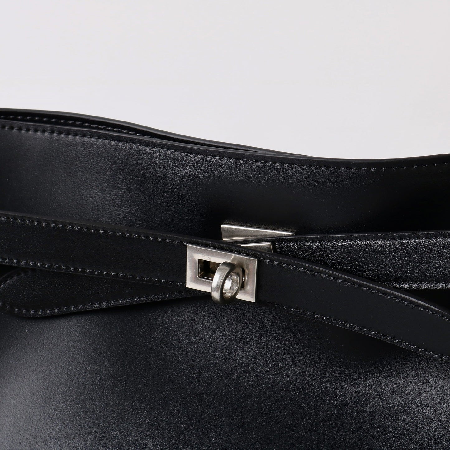 Women's Waxed Calfskin Vintage Crossbody Baguette Bag