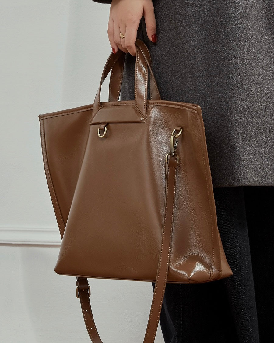 Women's Full-Grain Cowhide Tote with Polished Metal Hardware