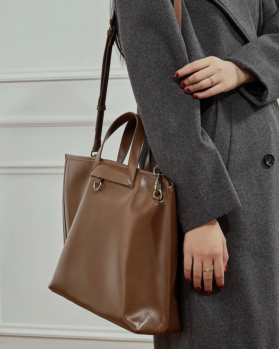 Women's Full-Grain Cowhide Tote with Polished Metal Hardware