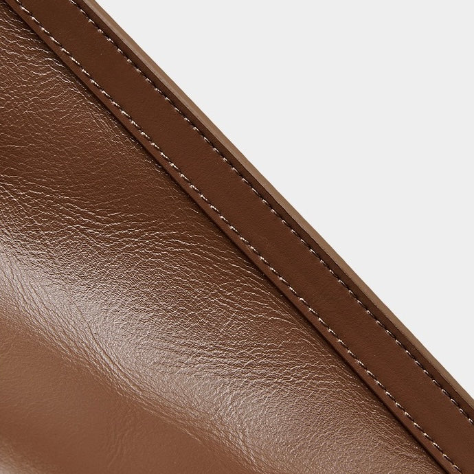 Women's Full-Grain Cowhide Tote with Polished Metal Hardware