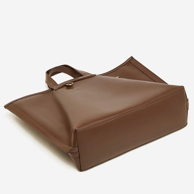 Women's Full-Grain Cowhide Tote with Polished Metal Hardware