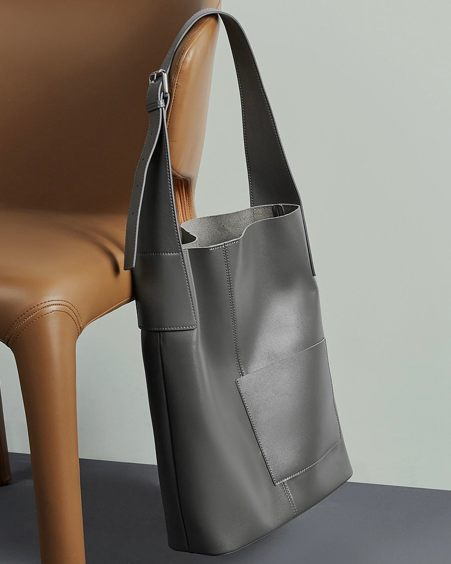 Leather Hobo Bag ¨C Minimalist Silhouette with Signature Pocket Detail