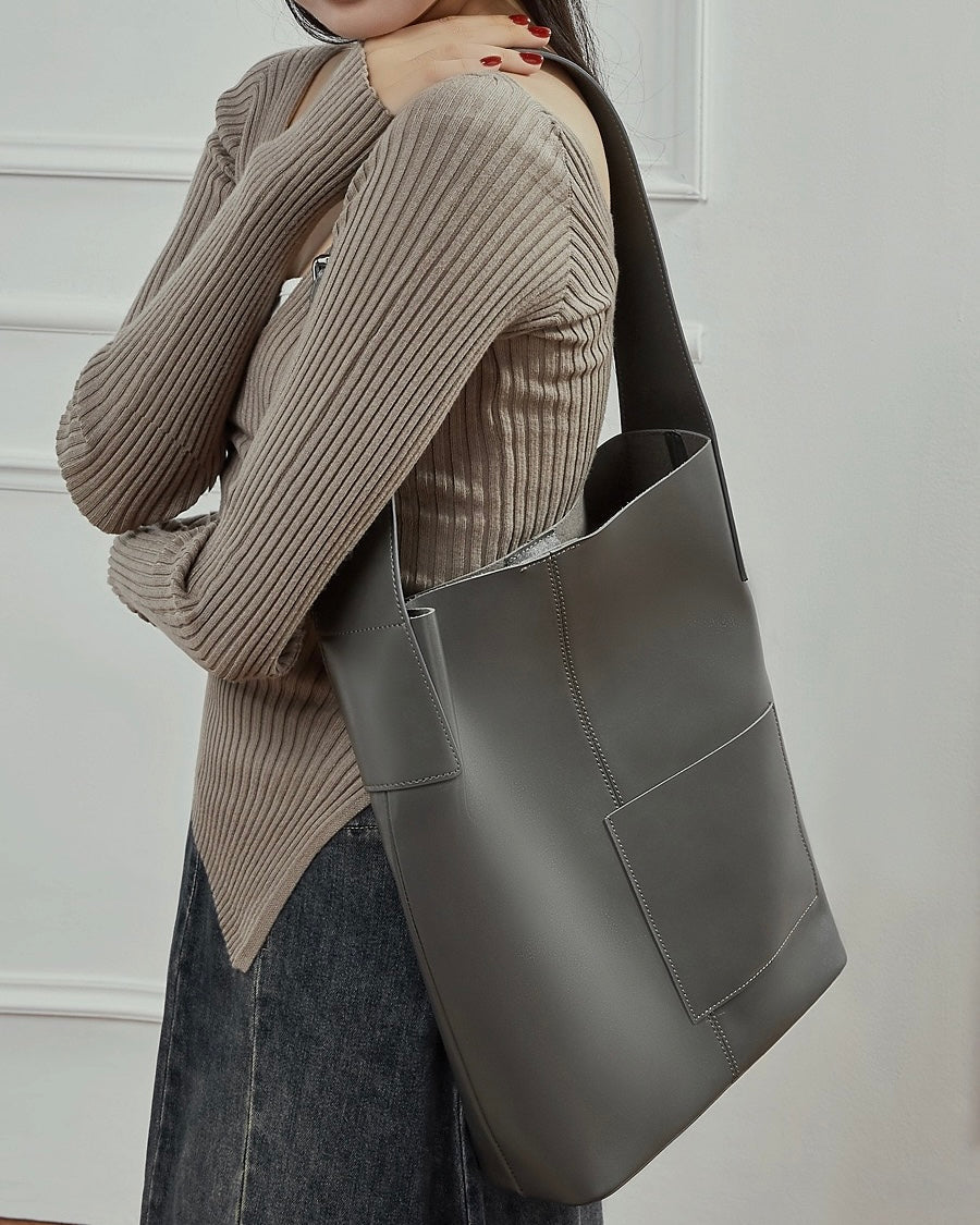 Leather Hobo Bag ¨C Minimalist Silhouette with Signature Pocket Detail