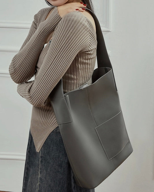 Leather Hobo Bag ¨C Minimalist Silhouette with Signature Pocket Detail