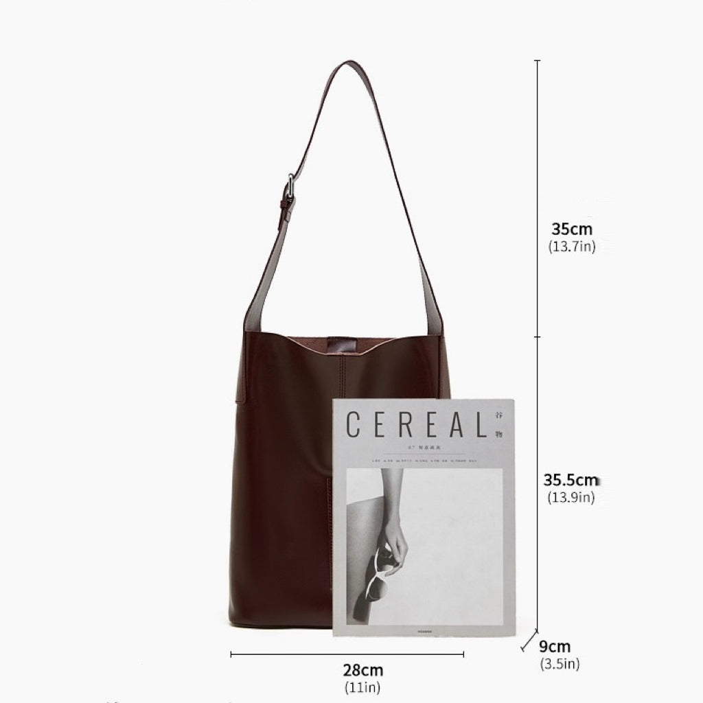 Leather Hobo Bag ¨C Minimalist Silhouette with Signature Pocket Detail