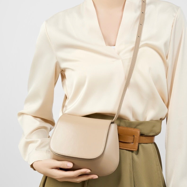 Women's Genuine Leather Saddle Crossbody Bag with Magnetic Closure