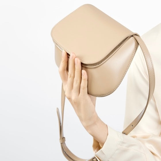 Women's Genuine Leather Saddle Crossbody Bag with Magnetic Closure