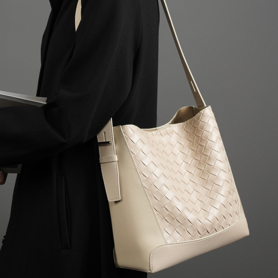 Women's Genuine Cowhide Handwoven Large Capacity Crossbody Shoulder Bag