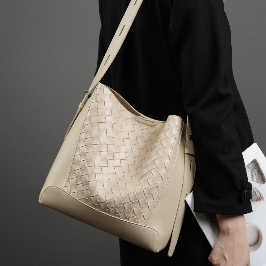 Women's Genuine Cowhide Handwoven Large Capacity Crossbody Shoulder Bag