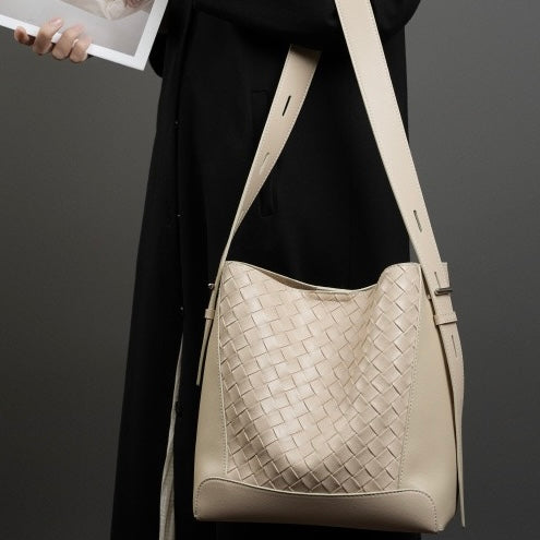 Women's Genuine Cowhide Handwoven Large Capacity Crossbody Shoulder Bag