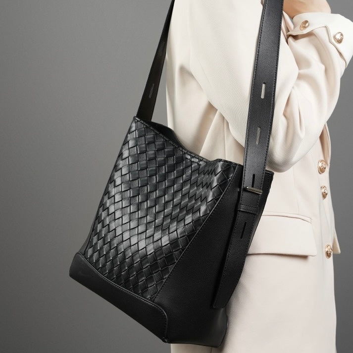 Women's Genuine Cowhide Handwoven Large Capacity Crossbody Shoulder Bag