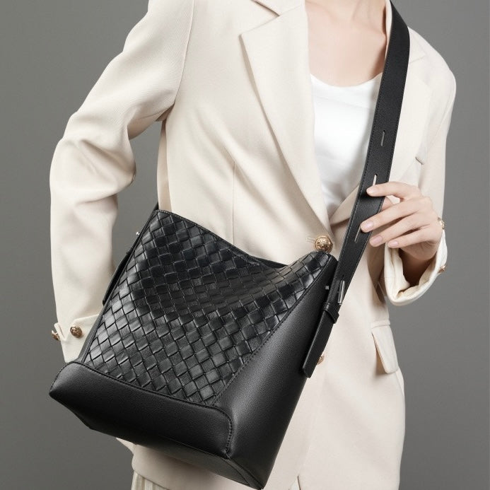 Women's Genuine Cowhide Handwoven Large Capacity Crossbody Shoulder Bag