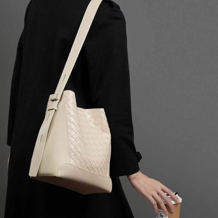 Women's Genuine Cowhide Handwoven Large Capacity Crossbody Shoulder Bag