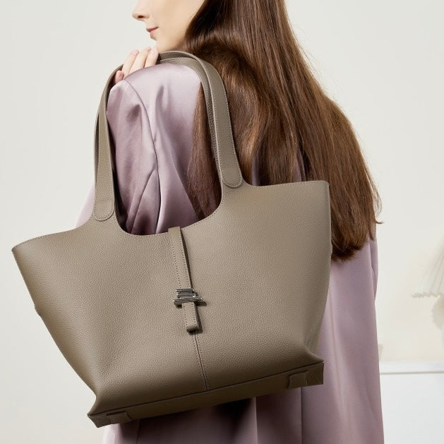 Women's Genuine Leather Large Capacity Tote Bag with Zipper Closure