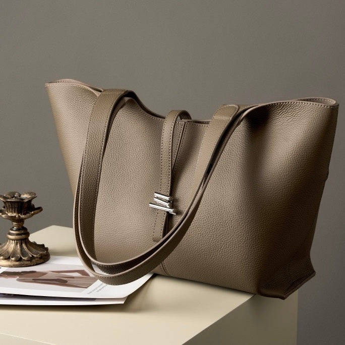 Women's Genuine Leather Large Capacity Tote Bag with Zipper Closure