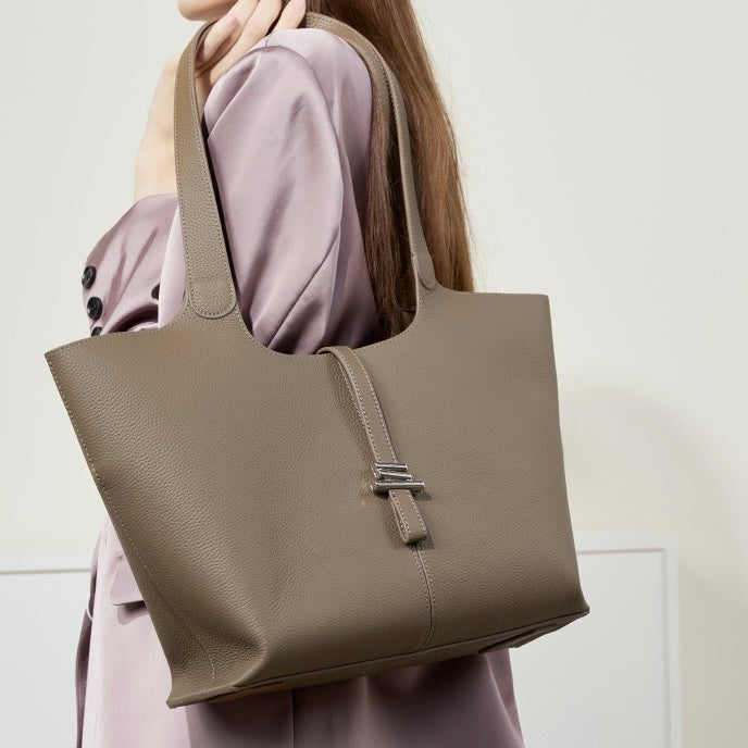 Women's Genuine Leather Large Capacity Tote Bag with Zipper Closure