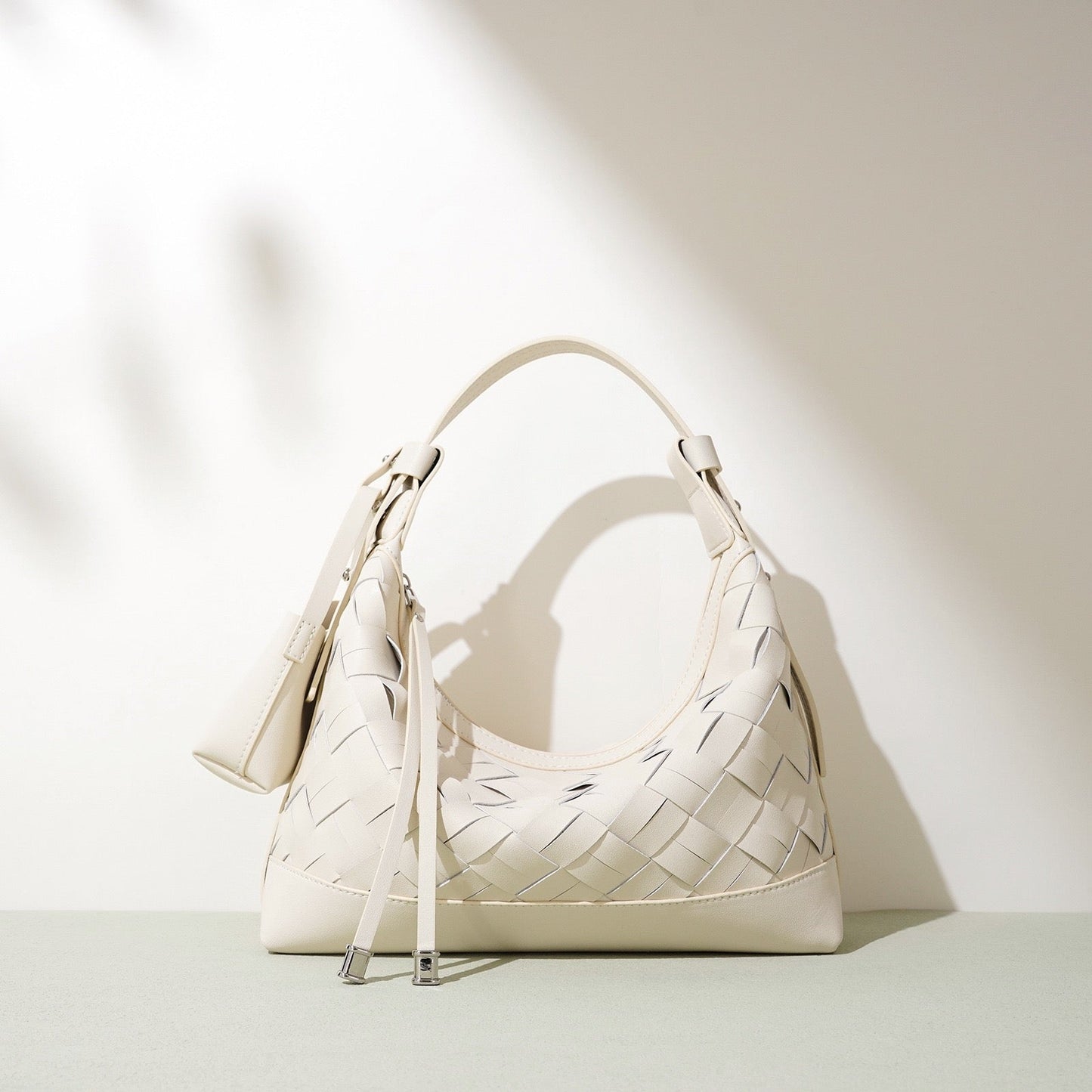 Women's Genuine Leather Woven Dumpling Shoulder Crossbody Bag