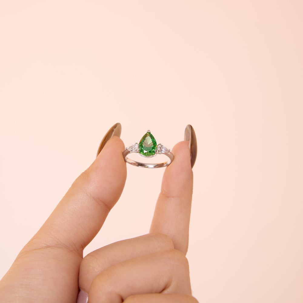 925 Sterling Silver Green Pear-Cut Cubic Zirconia Ring – Vert Élise