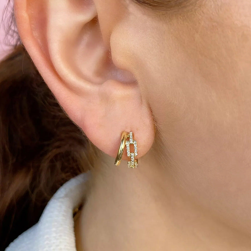 “Vela Loop” S925 Sterling Silver V-Shaped Zircon Stud Earrings
