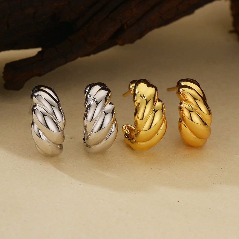 “Croissant Curve” S925 Sterling Silver Croissant-Shaped Stud Earrings