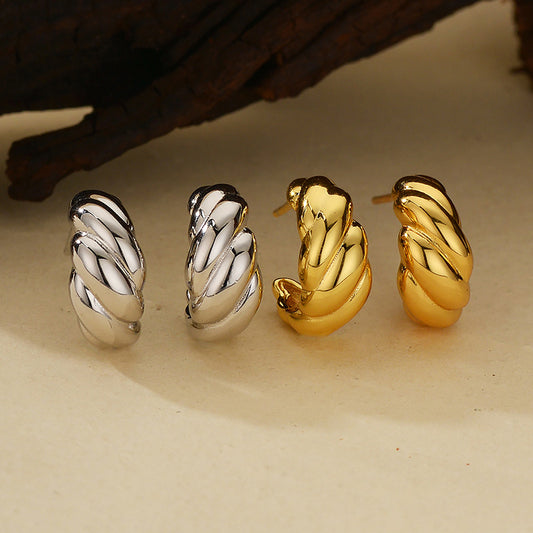 “Croissant Curve” S925 Sterling Silver Croissant-Shaped Stud Earrings
