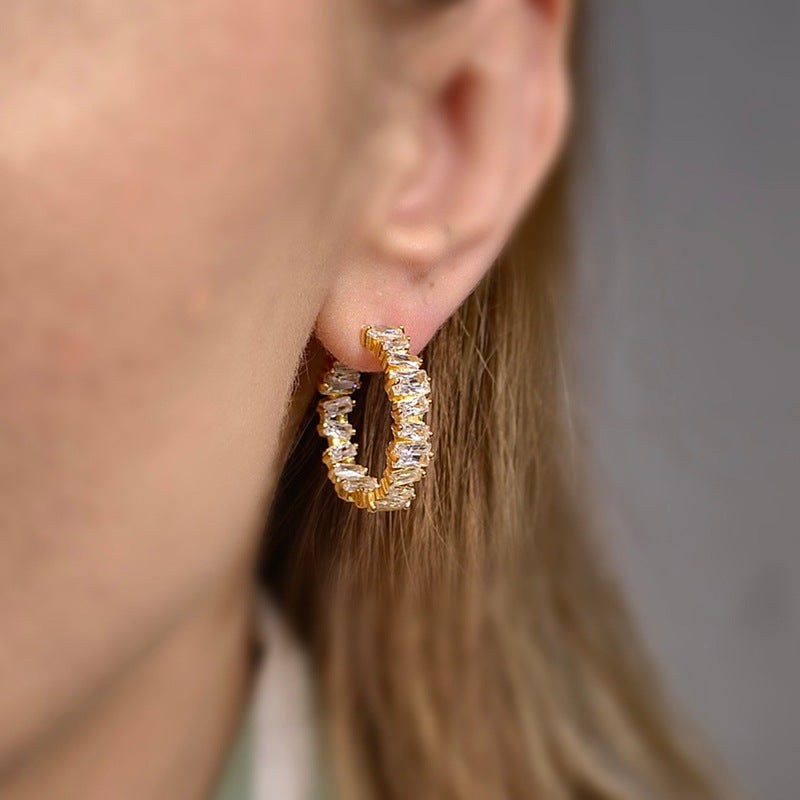 “Ciel Eclat” S925 Sterling Silver Zircon C-Hoop Stud Earrings