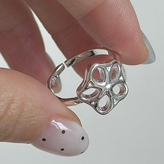 “Petite Bloom” S925 Sterling Silver Open Adjustable Flower Ring