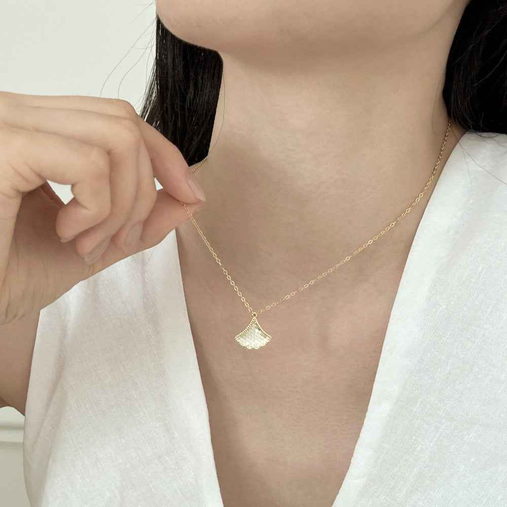 925 Sterling Silver Autumn Gleam Textured Maple Pendant Necklace