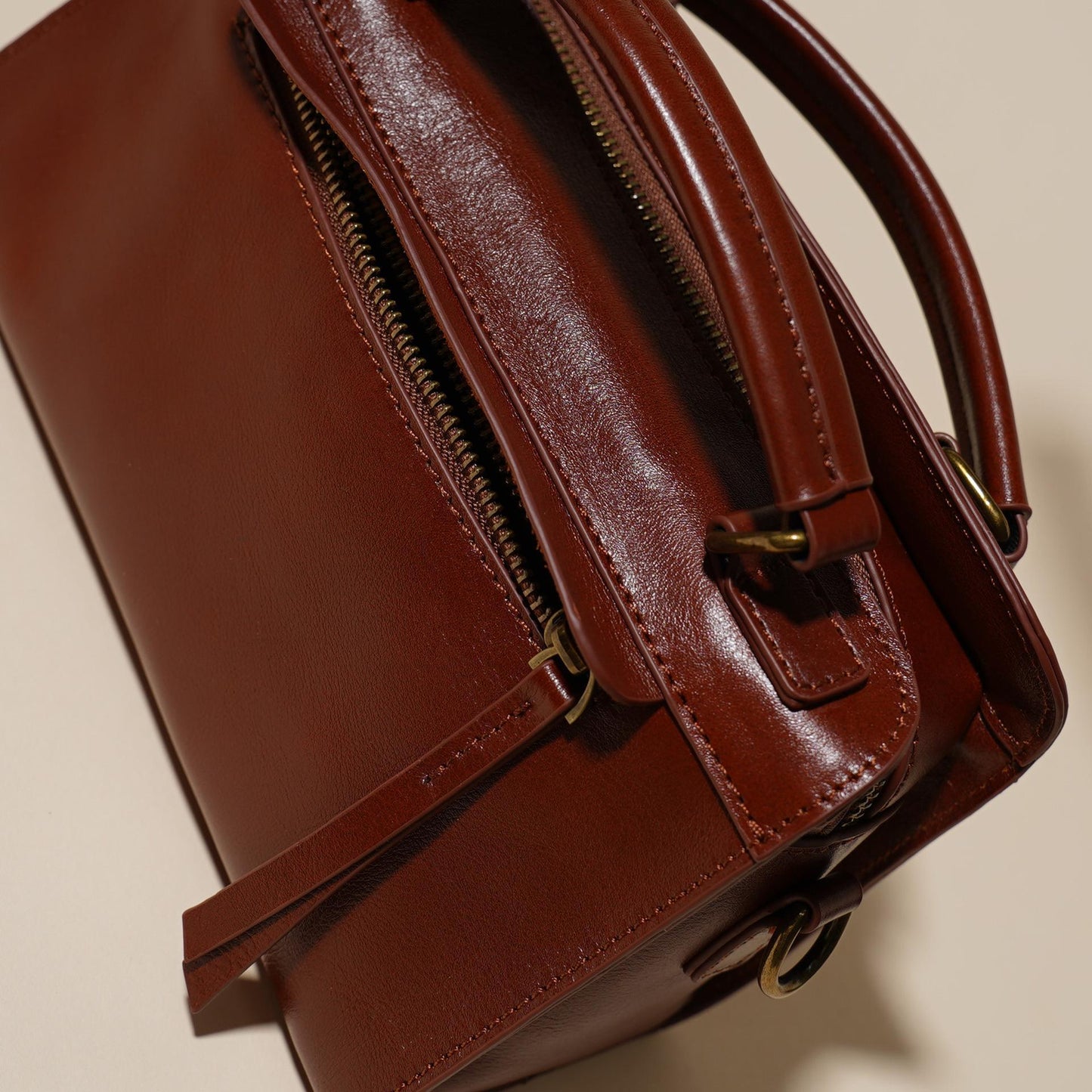 Women's Oil-Waxed Cowhide Doctor-Style Boston Bag